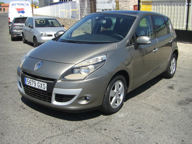 vista delantera izquierda RENAULT MEGANE SCENIC 1.9 DCI 130CV