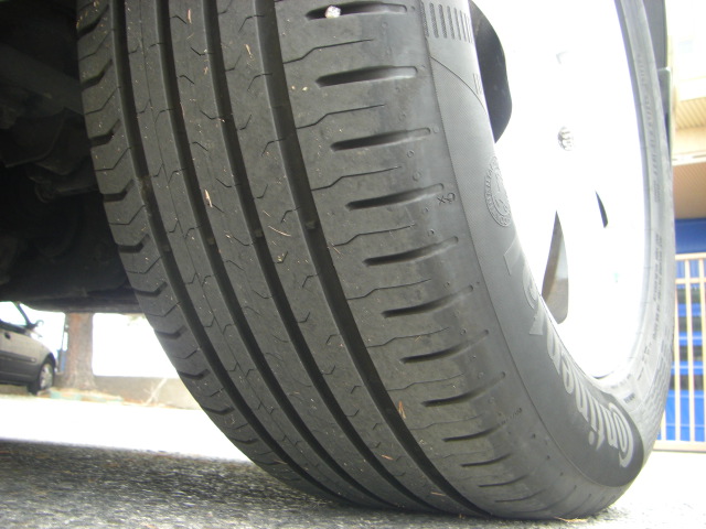 vista estado neumaticos HYNDAI SANTA FE 2.2 CRDI 150CV 4WD