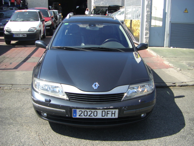 vista delantera RENAULT LAGUNA GRAND TOUR PRIVILEGE 1.9 DCI 120CV