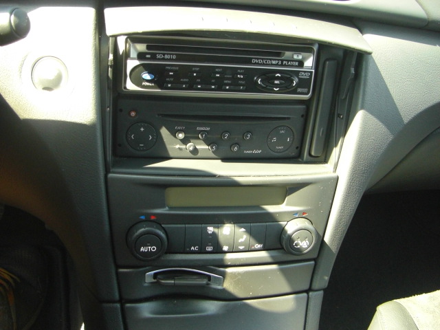 vista cd clima y dvd vista delantera derecha RENAULT LAGUNA GRAND TOUR PRIVILEGE 1.9 DCI 120CV