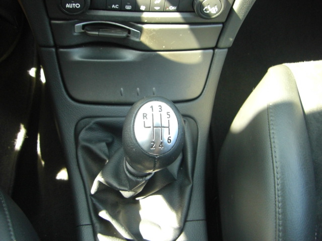 vista cambio 6v vista delantera derecha RENAULT LAGUNA GRAND TOUR PRIVILEGE 1.9 DCI 120CV