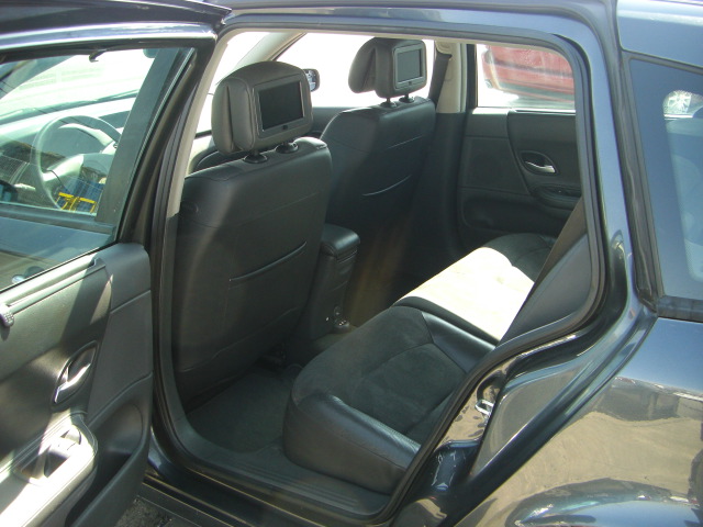 vista interior trasero vista delantera derecha RENAULT LAGUNA GRAND TOUR PRIVILEGE 1.9 DCI 120CV
