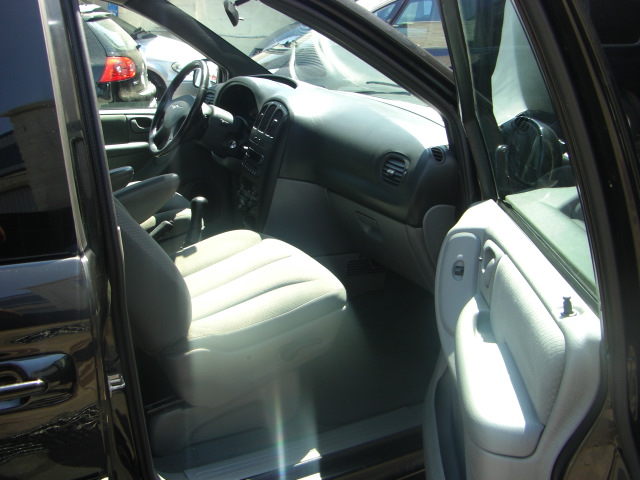 vista interior derecho CRYSLER VOYAGER 2.5 SE CRD 143CV 7PLAZAS