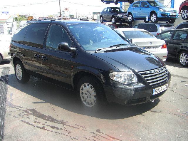 vista delantera derecha CRYSLER VOYAGER 2.5 SE CRD 143CV 7PLAZAS