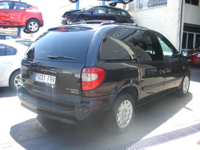 vista trasera derecha CRYSLER VOYAGER 2.5 SE CRD 143CV 7PLAZAS