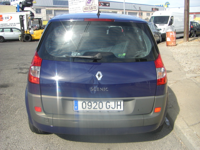 vista trasera RENAULT SCENIC 1.5 DCI 105CV