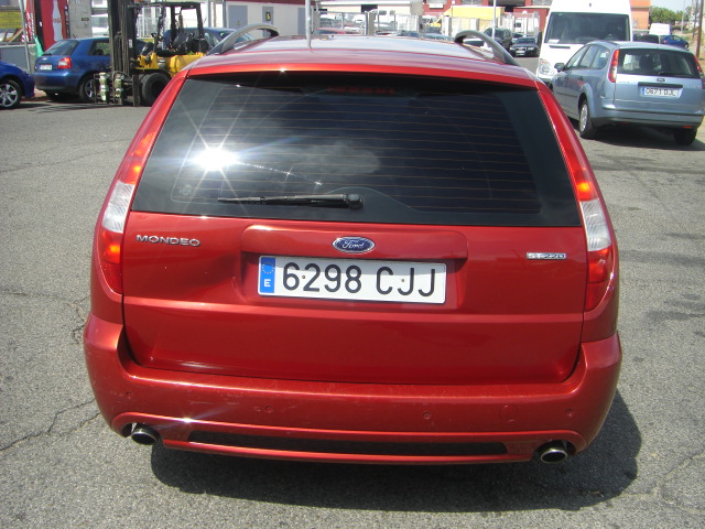 vista trasera FORD MONDEO FAMILIAR ST 3.0 GASOLINA 220CV