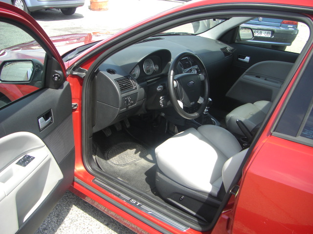 vista interior izquierdo FORD MONDEO FAMILIAR ST 3.0 GASOLINA 220CV