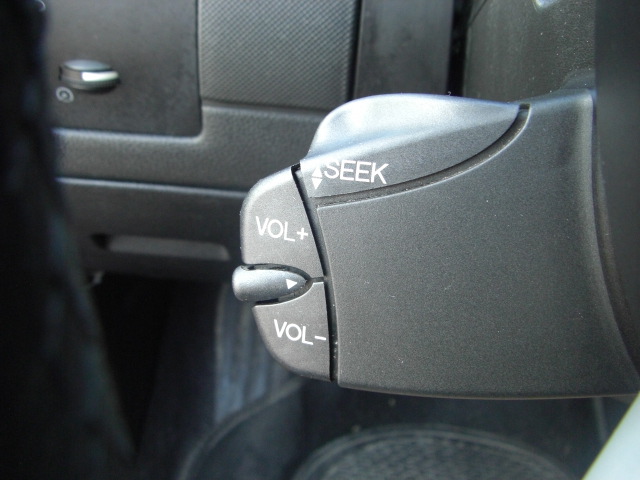 vista mandos audio en volante FORD MONDEO FAMILIAR ST 3.0 GASOLINA 220CV