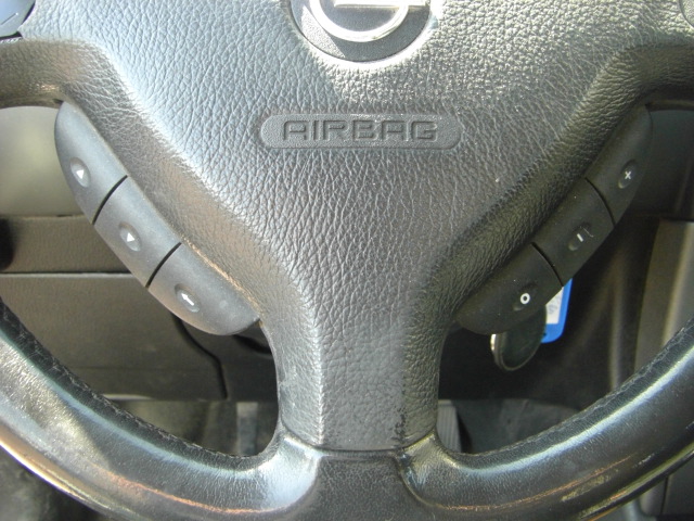 vista mandos audio en volante OPEL ZAFIRA 2.0 DTI 100CV 7PLAZAS