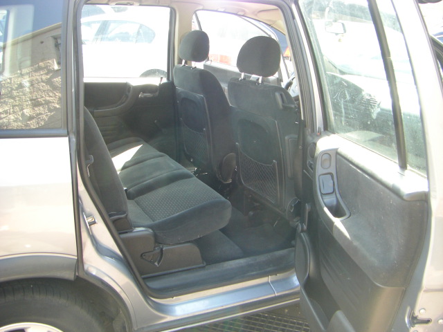 vista interior trasero OPEL ZAFIRA 2.0 DTI 100CV 7PLAZAS