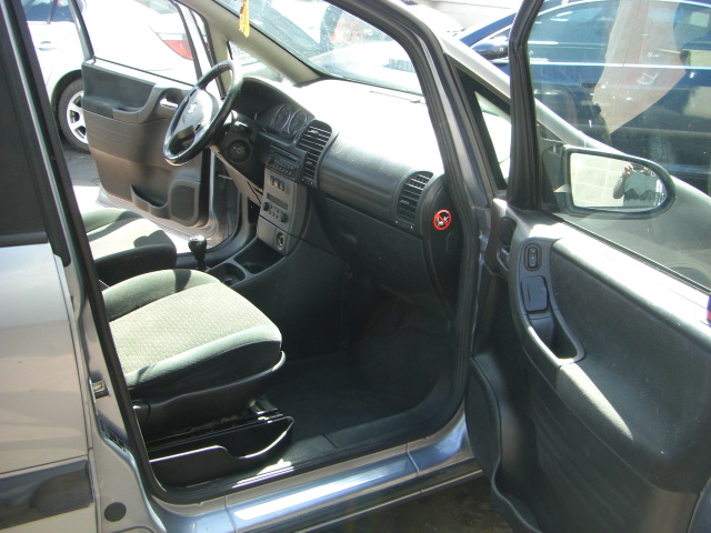 vista interior derecho OPEL ZAFIRA 2.0 DTI 100CV 7PLAZAS