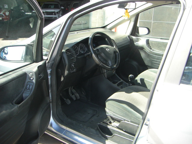 vista interior izquierdo OPEL ZAFIRA 2.0 DTI 100CV 7PLAZAS