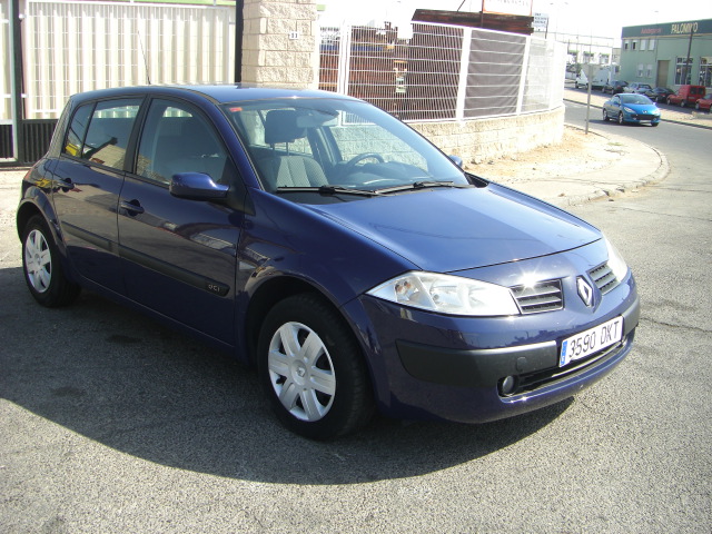 vista delantera derecha RENAULT MEGANE 1.5 DCI 100CV
