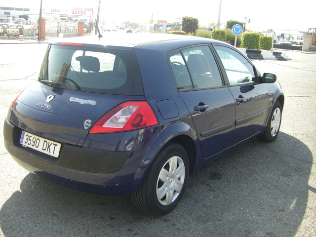 vista trasera derecha RENAULT MEGANE 1.5 DCI 100CV