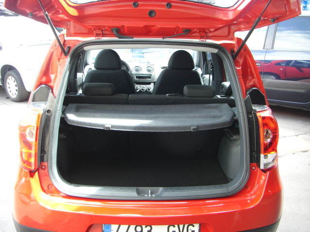 vista interior MITSUBISHI COLT 1.2 GASOLINA 75CV
