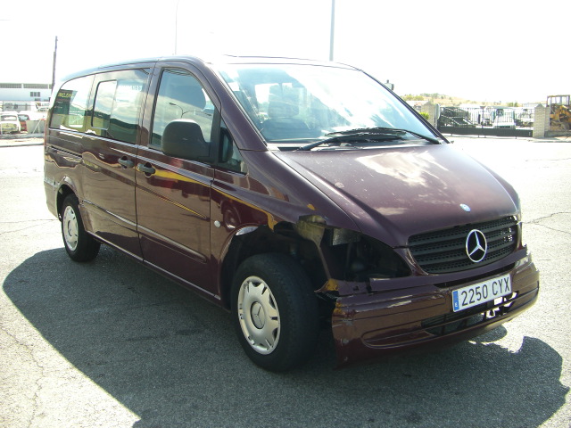 vista delantera derecha MERCEDES BENZ VITO 115 CDI 2.2 150CV 9PLAZAS
