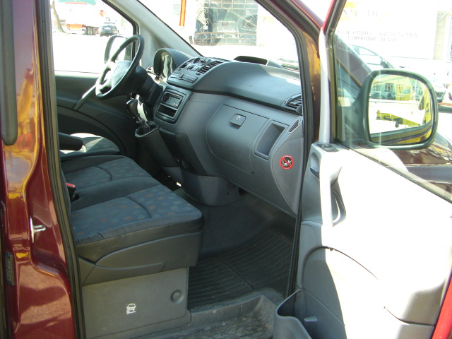 vista delantera derecha MERCEDES BENZ VITO 115 CDI 2.2 150CV 9PLAZAS