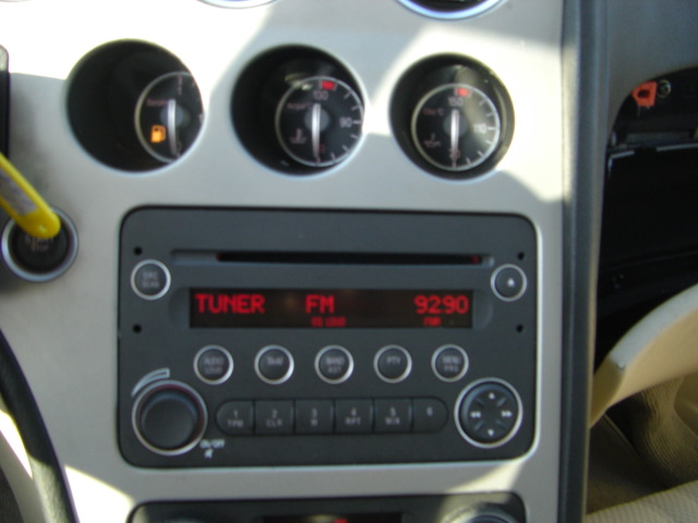 vista cd accidentado.vehiculo con golpe delantero derecho,arrancando,cd,clima,volante multi funcion..