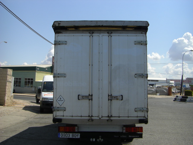 vista trasera MERCEDES-BENZ 416 CDI 156CV