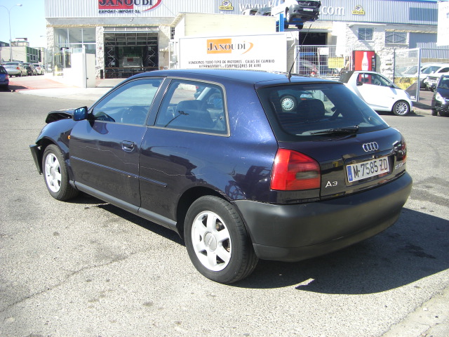 vista trasera izquierda AUDI A-3 1.9 TDI 110CV