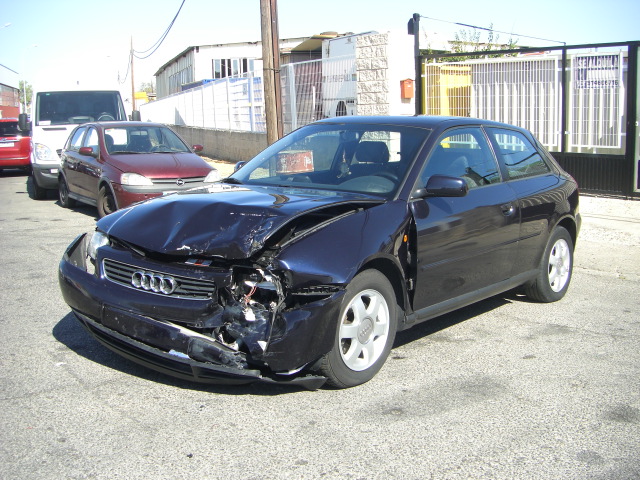 vista delantera izquierda AUDI A-3 1.9 TDI 110CV