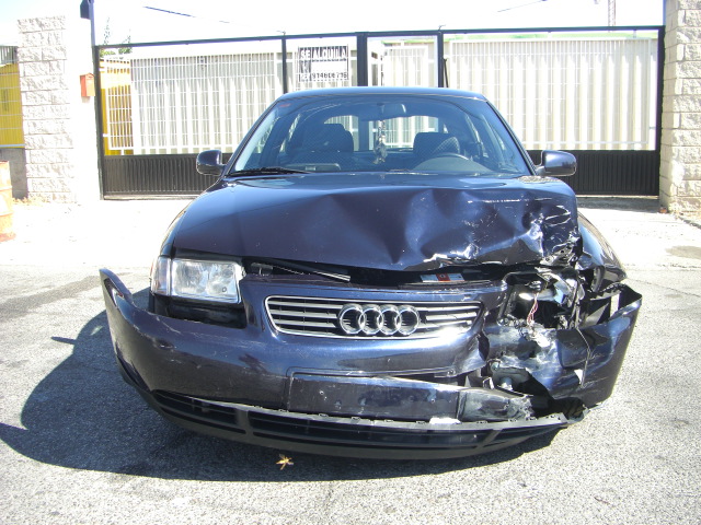 vista delantera AUDI A-3 1.9 TDI 110CV