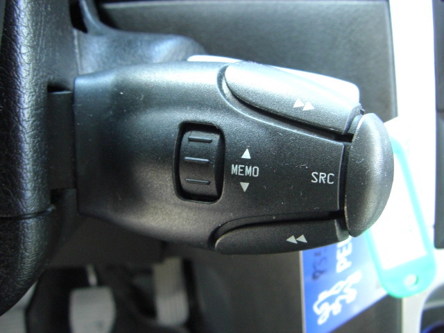 vista mandos audio en volante PEUGEOT 307 X-LINE 1.6 HDI 90CV