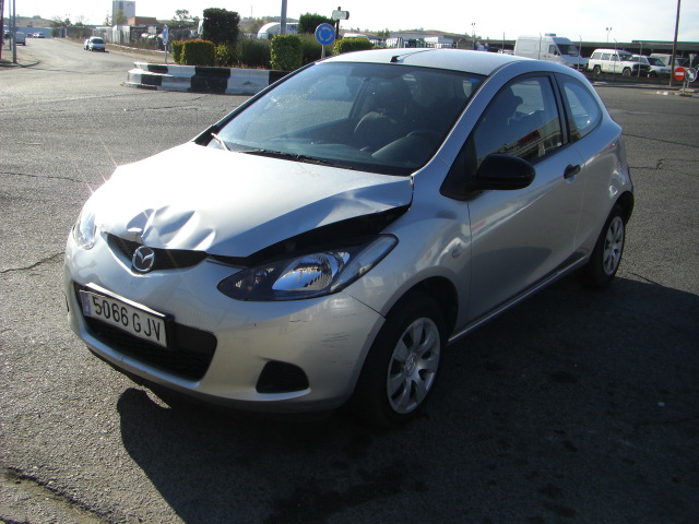 vista delantera izquierda MAZDA 2 ACTIVE 1.4 CRTD 68CV
