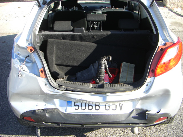 vista maletero MAZDA 2 ACTIVE 1.4 CRTD 68CV