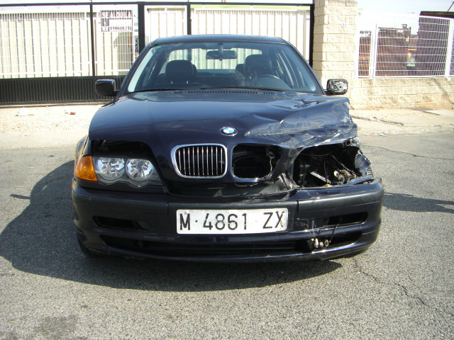 vista delantera BMW 323 I 2.5 170CV GASOLINA
