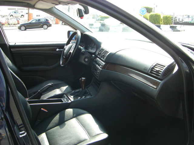 vista interior derecho BMW 323 I 2.5 170CV GASOLINA