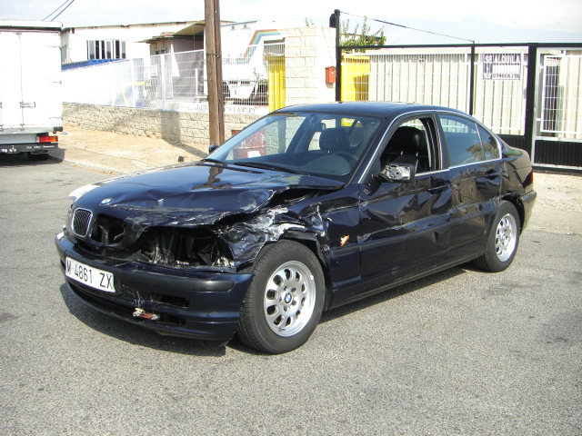 vista delantera izquierda BMW 323 I 2.5 170CV GASOLINA