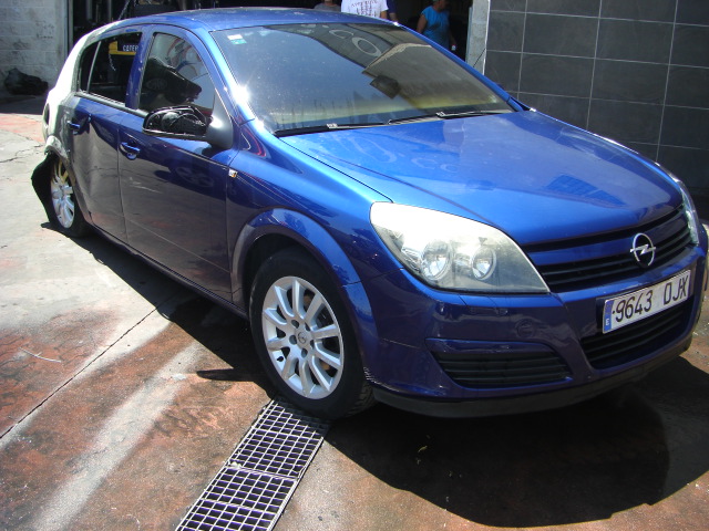 vista delantera derecha OPEL ASTRA 1.7 CDTI 100CV