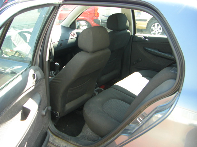 vista interior trasero 2 SKODA FABIA 1.4 TDI 80CV