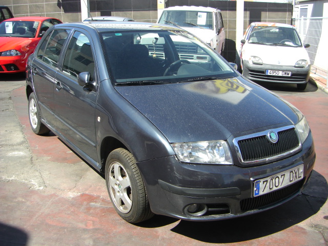 vista delantera derecha SKODA FABIA 1.4 TDI 80CV
