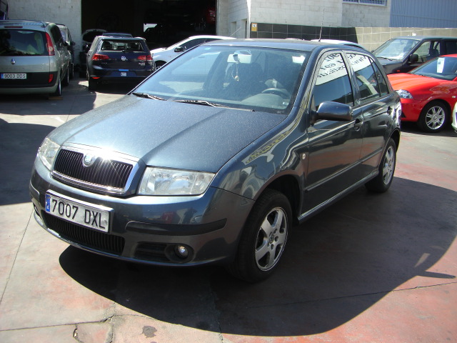 vista delantera izquierda SKODA FABIA 1.4 TDI 80CV
