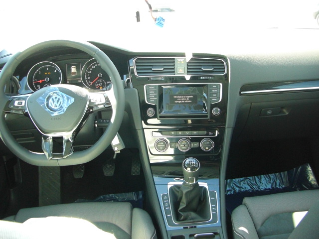 VOLKSWAGEN GOLF VII 2.0 BLUEMOTION 140CV