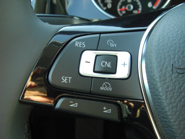 VOLKSWAGEN GOLF VII 2.0 BLUEMOTION 140CV