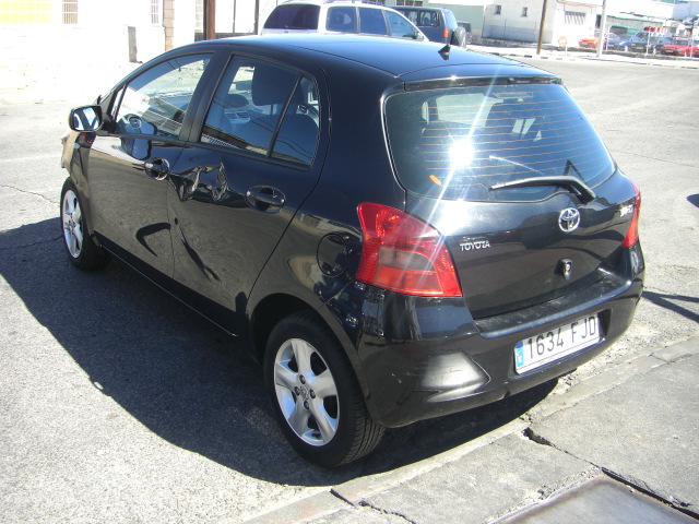 TOYOTA YARIS 1.3 GASOLINA 90CV