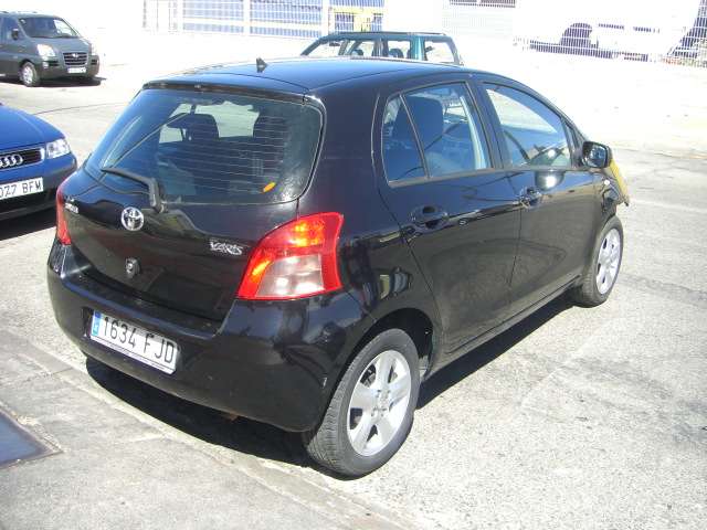 TOYOTA YARIS 1.3 GASOLINA 90CV