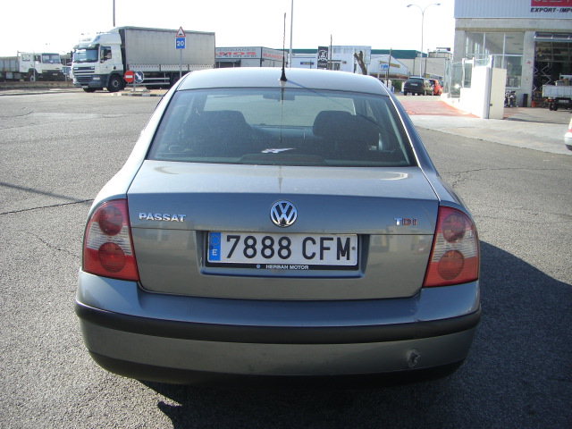 VOLKSWAGEN PASSAT 1.9 TDI 130CV