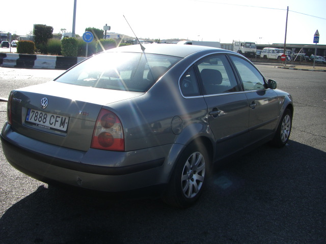 VOLKSWAGEN PASSAT 1.9 TDI 130CV