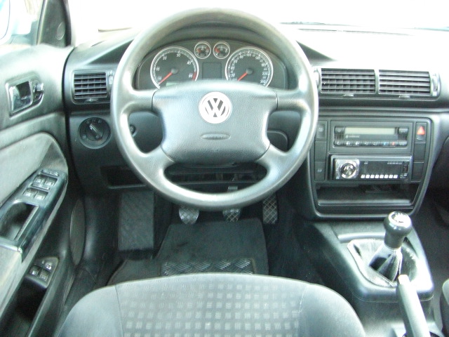 VOLKSWAGEN PASSAT 1.9 TDI 130CV