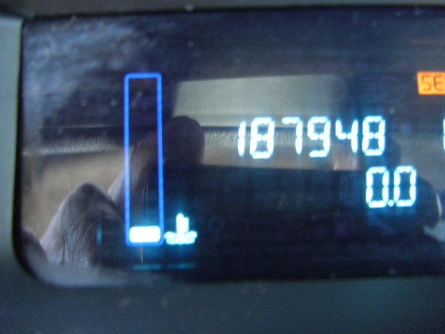 averiado.vehiculo con averia mecanica suelta mucho humo blanco,arrancando y andando,cd,clima..