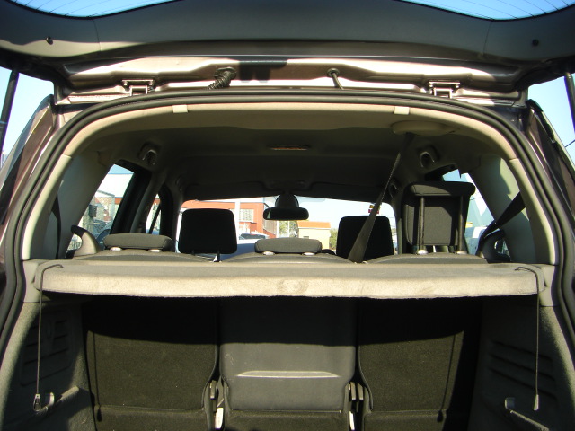 averiado.vehiculo con averia mecanica suelta mucho humo blanco,arrancando y andando,cd,clima..