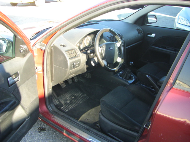 FORD MONDEO FAMILIAR 2.0 GHIA 130CV