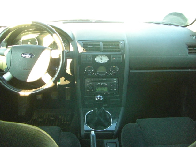 FORD MONDEO FAMILIAR 2.0 GHIA 130CV