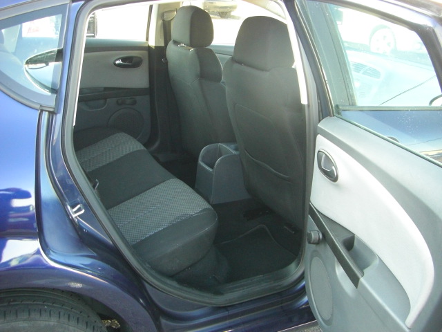 averiado.vehiculo con problema electrico no arranca!!!!!tipo motor  d-bxe !!!!!!!cd,clima bi zona,volante multi funcion.