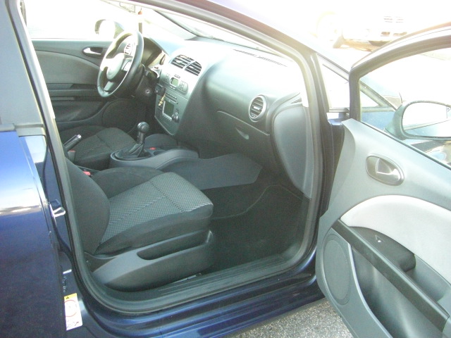 averiado.vehiculo con problema electrico no arranca!!!!!tipo motor  d-bxe !!!!!!!cd,clima bi zona,volante multi funcion.